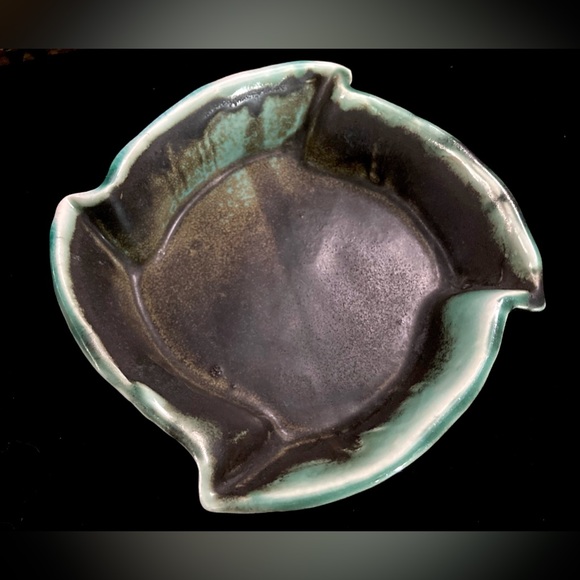 Signed Vintage Hand Thrown Studio Art Pottery Dish - Picture 14 of 16